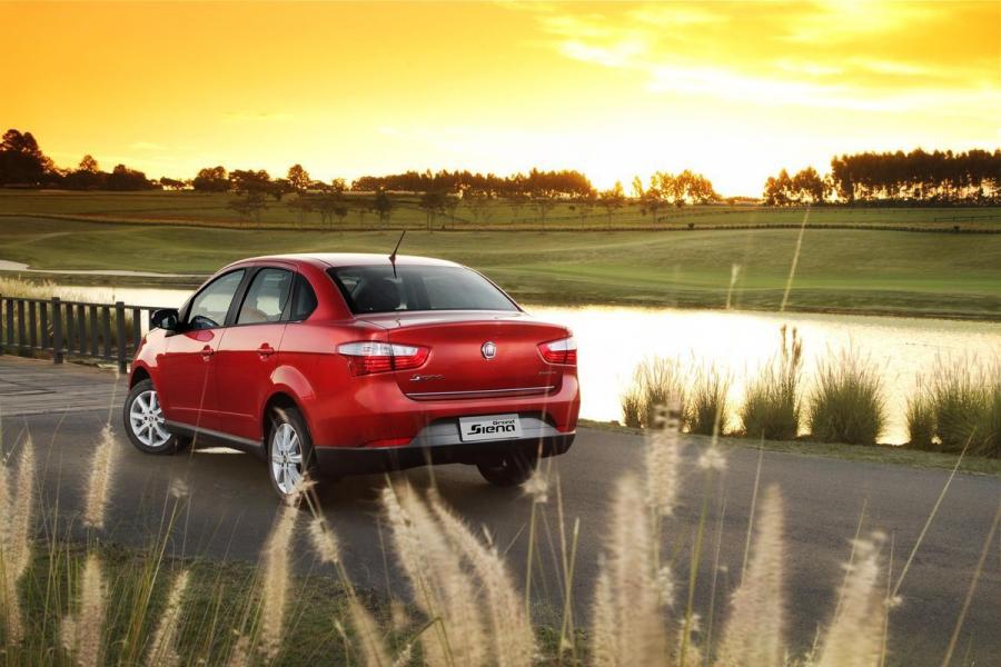  Fiat Grand Siena 2013 года  (фото 20 из 64)
